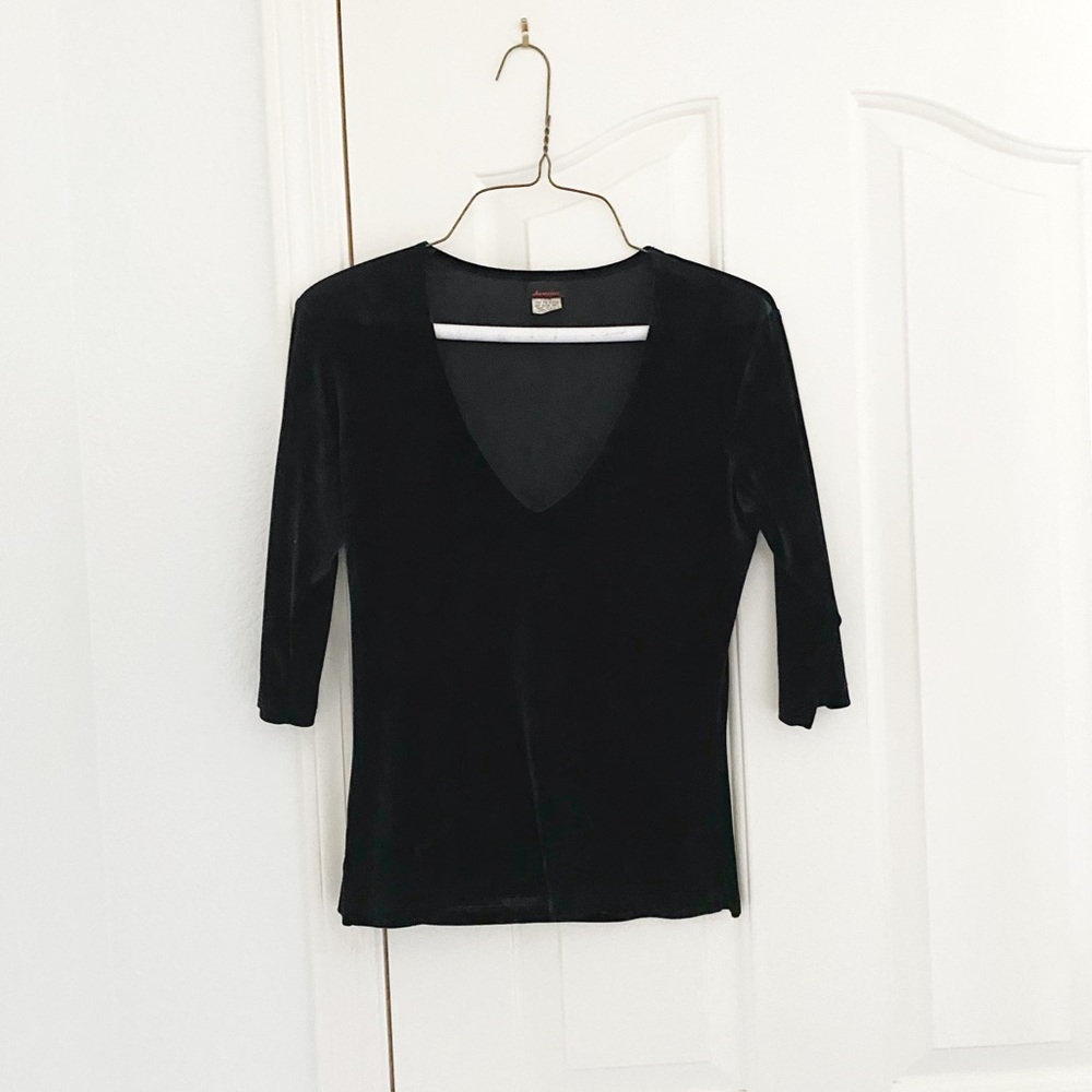 Vintage Shameless Black Velvet V-neck 3/4 Sleeve Top